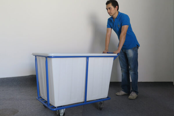 รถเข็นผ้าโครงเหล็ก ถังพลาสติก ใส่ผ้านำไปซัก Cleanatic C-7015
